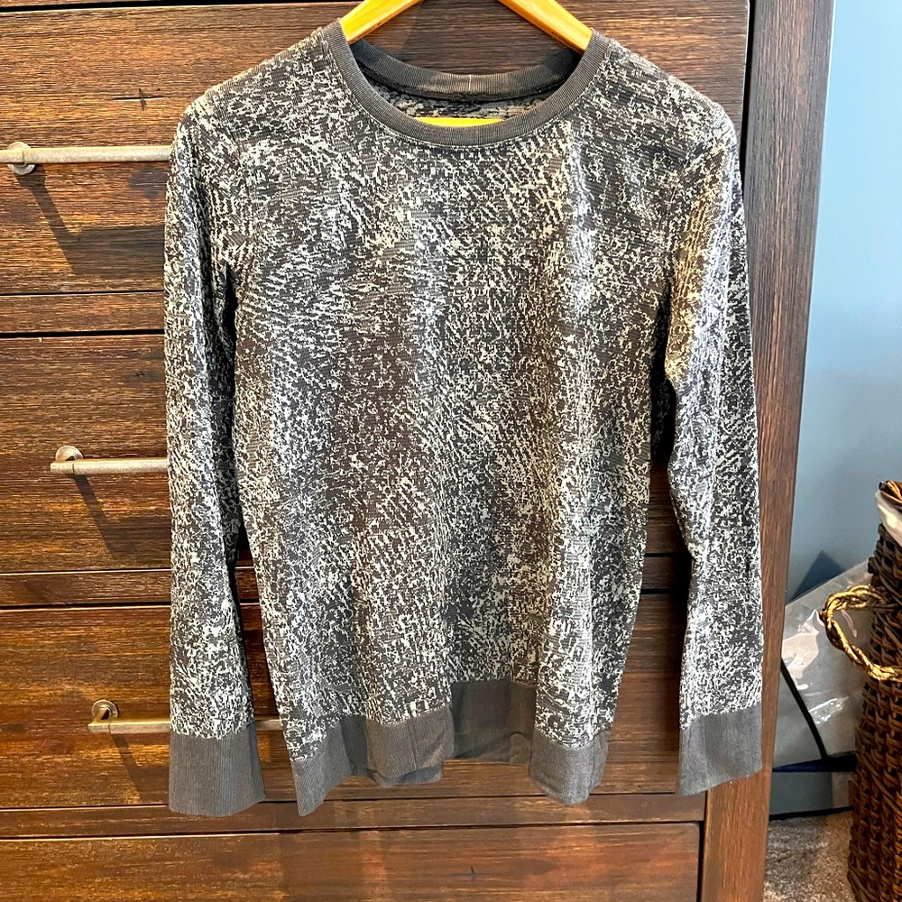 Lululemon Swiftly Breathe long sleeve shirt